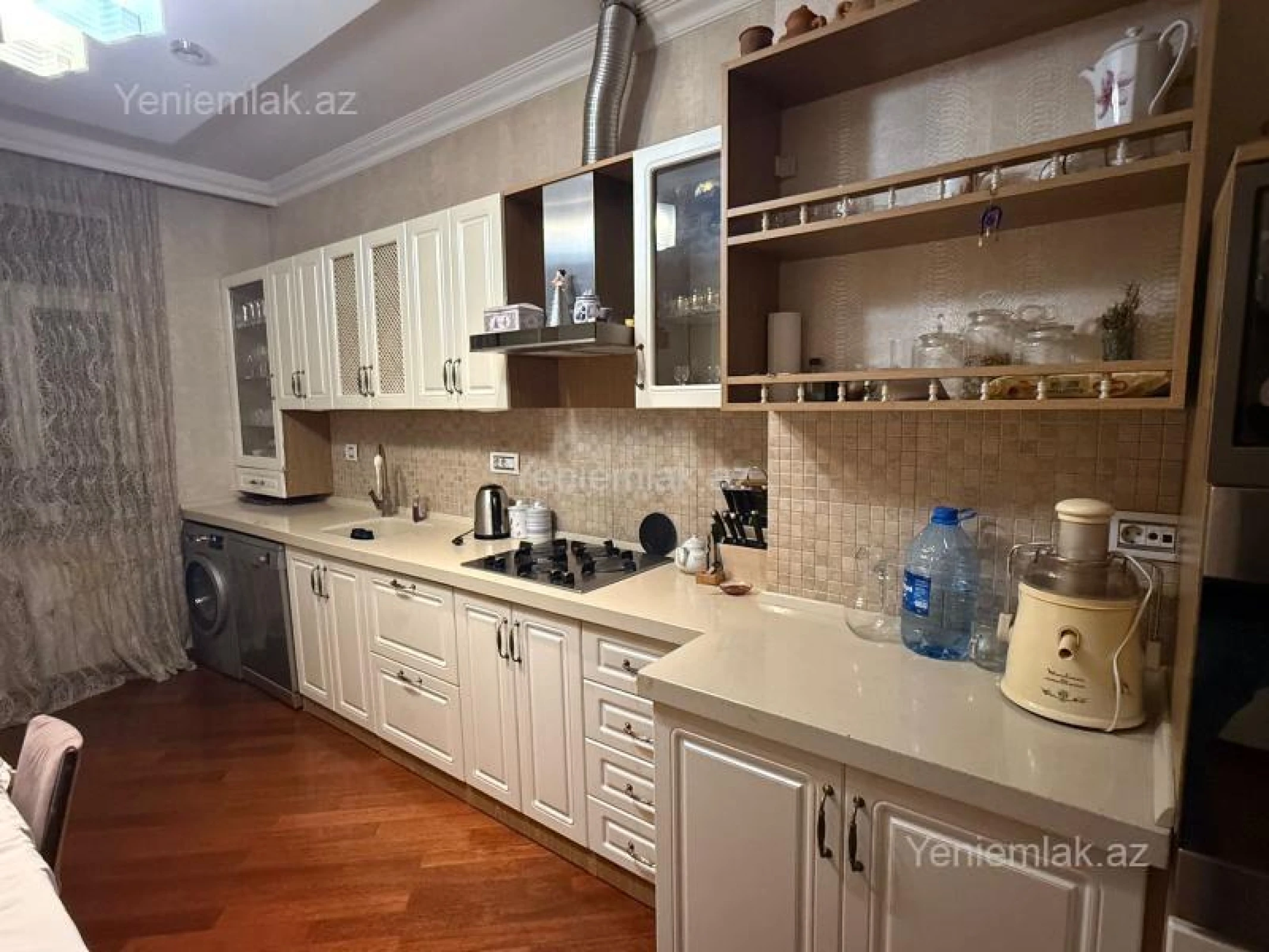 Satılır 3 otaqlı yeni tikili 155 m²