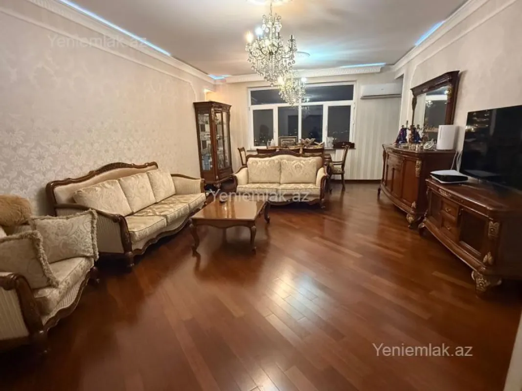 Satılır 3 otaqlı yeni tikili 155 m²