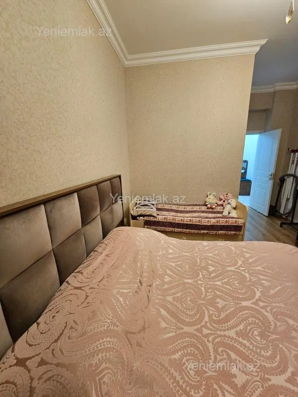Satılır 3 otaqlı köhnə tikili 109 m²