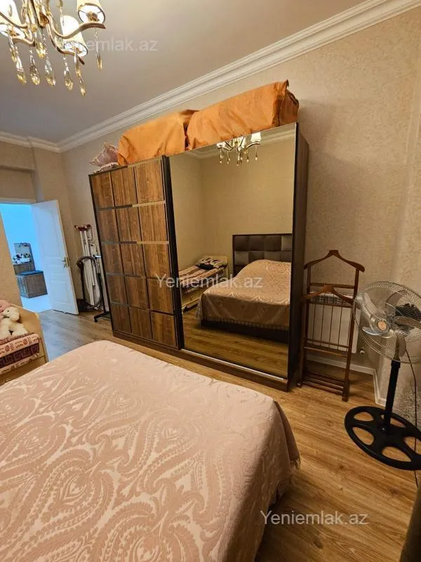 Satılır 3 otaqlı köhnə tikili 109 m²