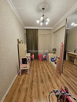 Satılır 3 otaqlı köhnə tikili 109 m²