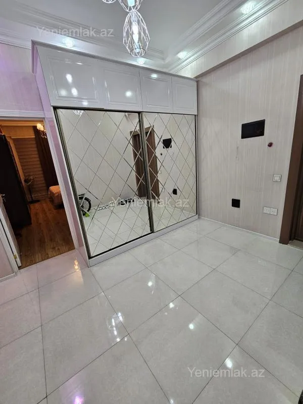 Satılır 3 otaqlı köhnə tikili 109 m²