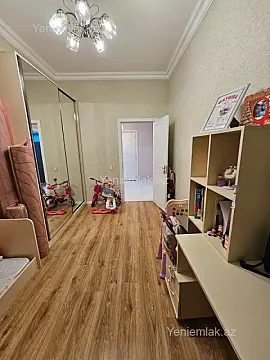 Satılır 3 otaqlı köhnə tikili 109 m²