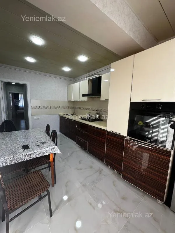 Satılır 3 otaqlı köhnə tikili 87 m²