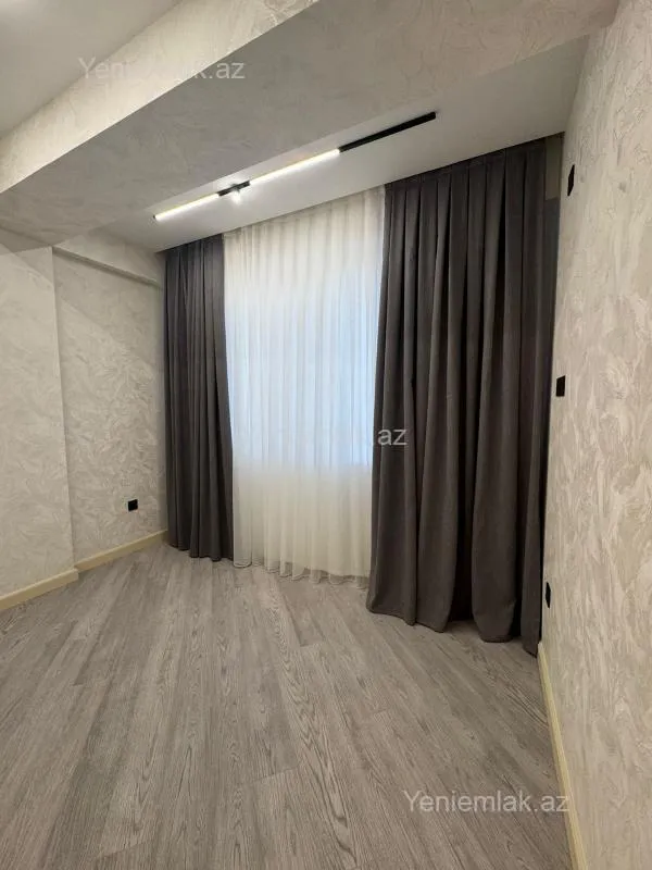 Satılır 4 otaqlı yeni tikili 130 m²