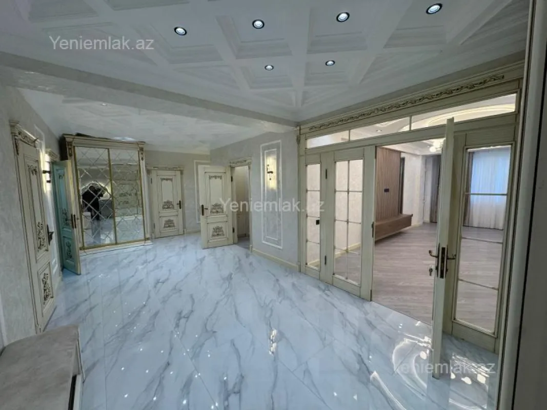 Satılır 4 otaqlı yeni tikili 130 m²