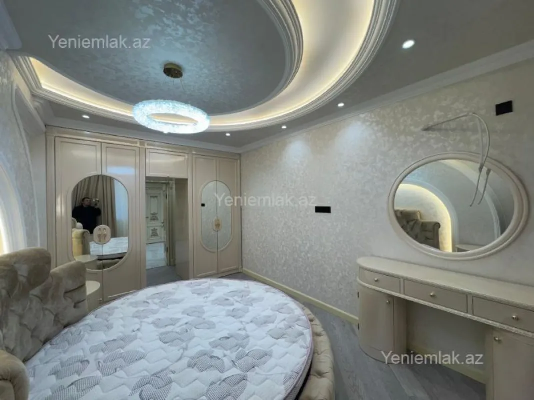 Satılır 4 otaqlı yeni tikili 130 m²