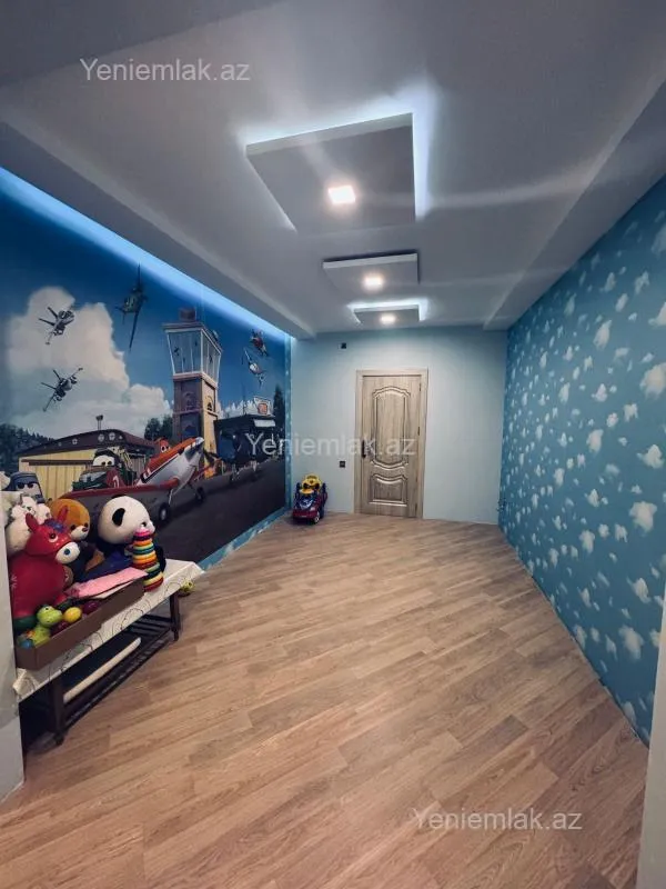 Satılır 5 otaqlı köhnə tikili 120 m²