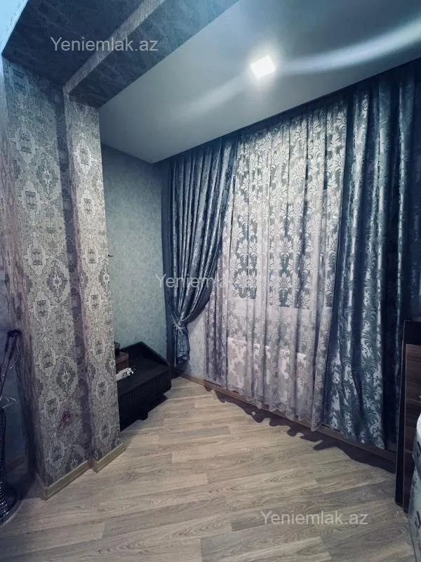 Satılır 5 otaqlı köhnə tikili 120 m²