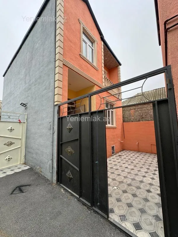 Satılır 4 otaqlı həyət evi 140 m²