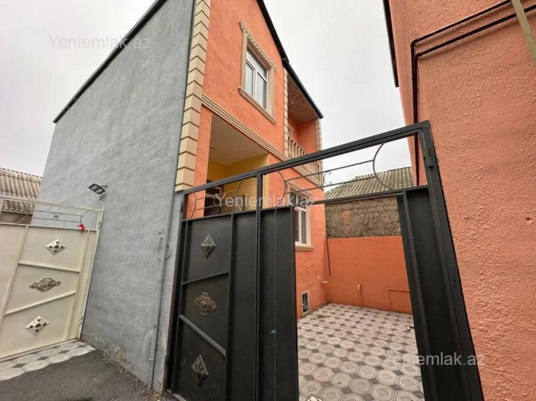 Satılır 4 otaqlı həyət evi 140 m²