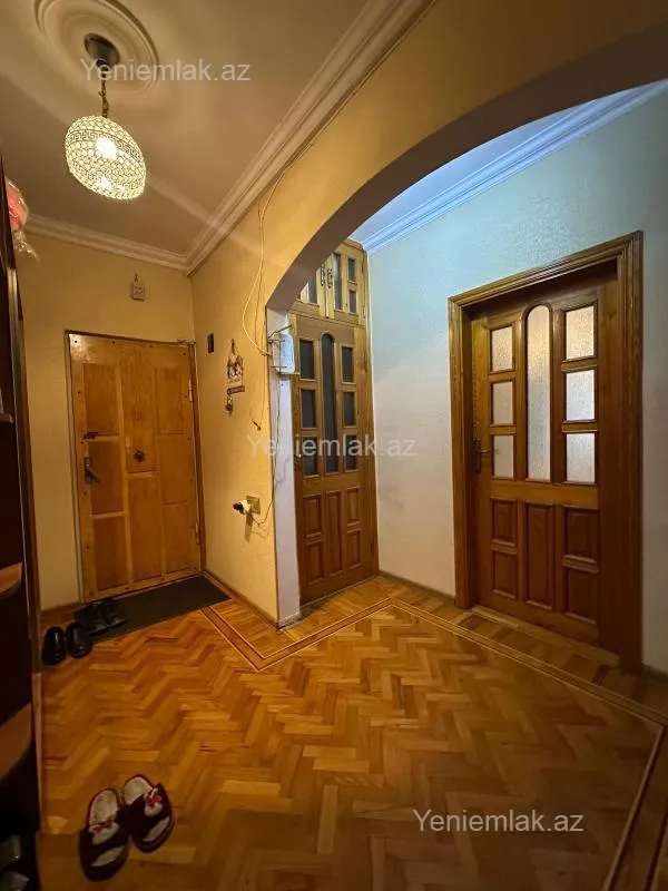 Satılır 3 otaqlı köhnə tikili 80 m²
