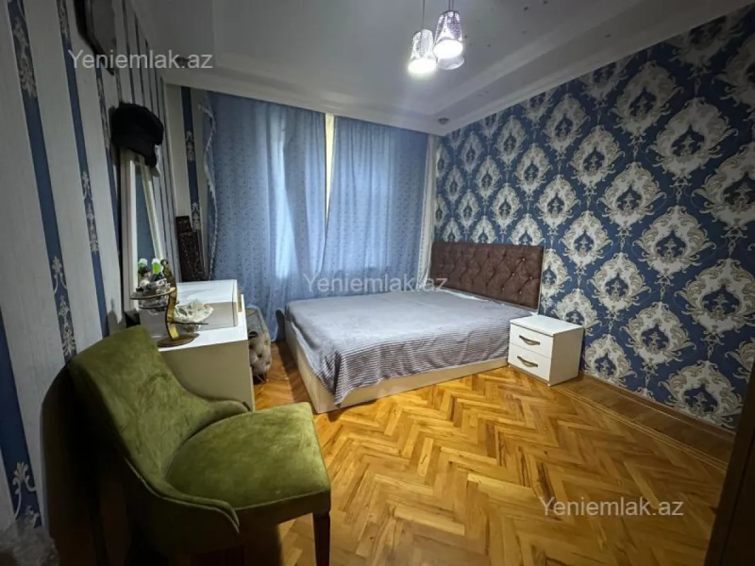 Satılır 3 otaqlı köhnə tikili 80 m²