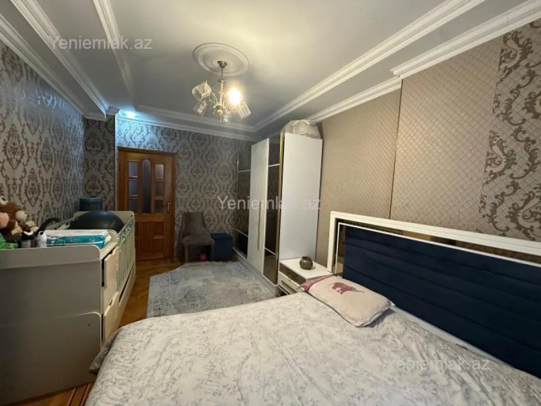 Satılır 3 otaqlı köhnə tikili 80 m²
