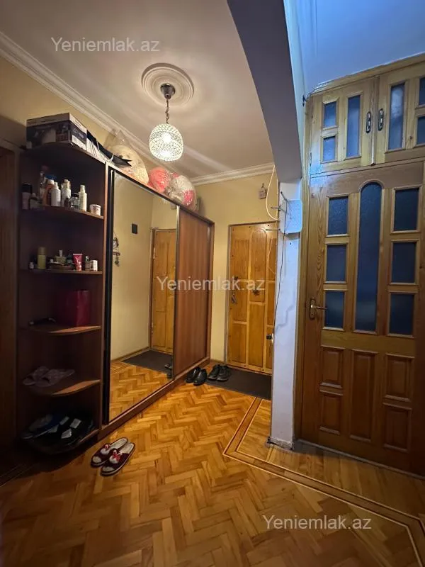 Satılır 3 otaqlı köhnə tikili 80 m²