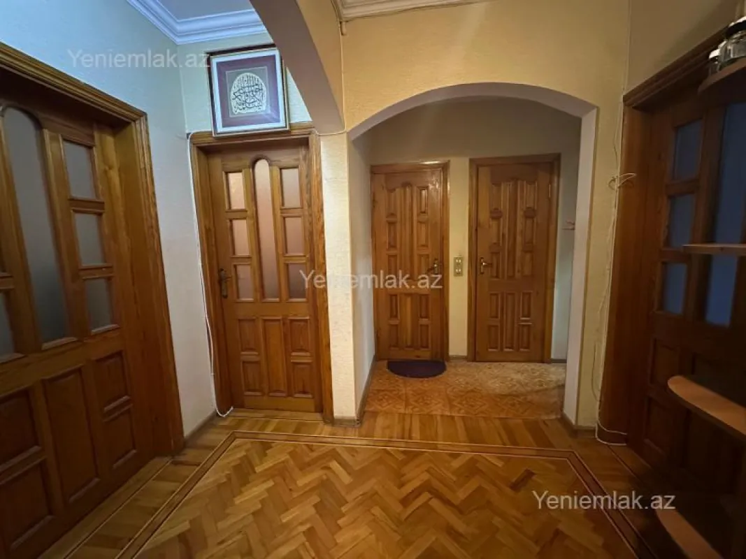 Satılır 3 otaqlı köhnə tikili 80 m²