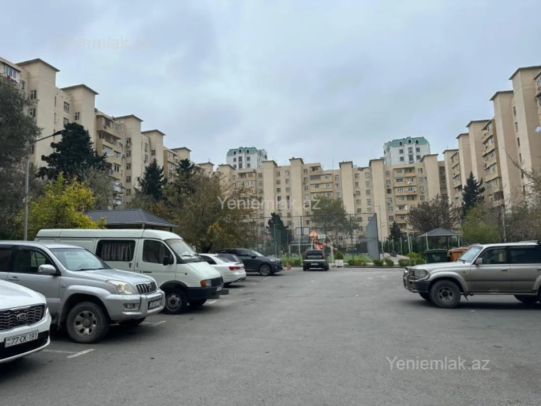 Satılır 3 otaqlı köhnə tikili 80 m²