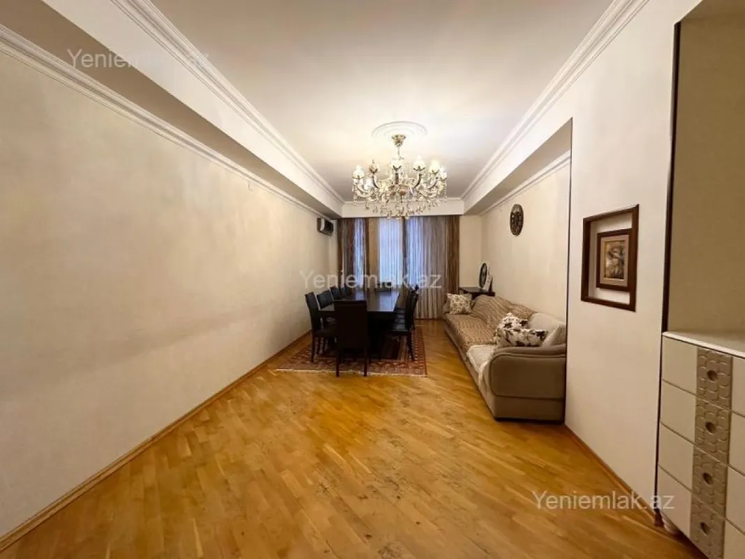 Satılır 3 otaqlı yeni tikili 120 m²
