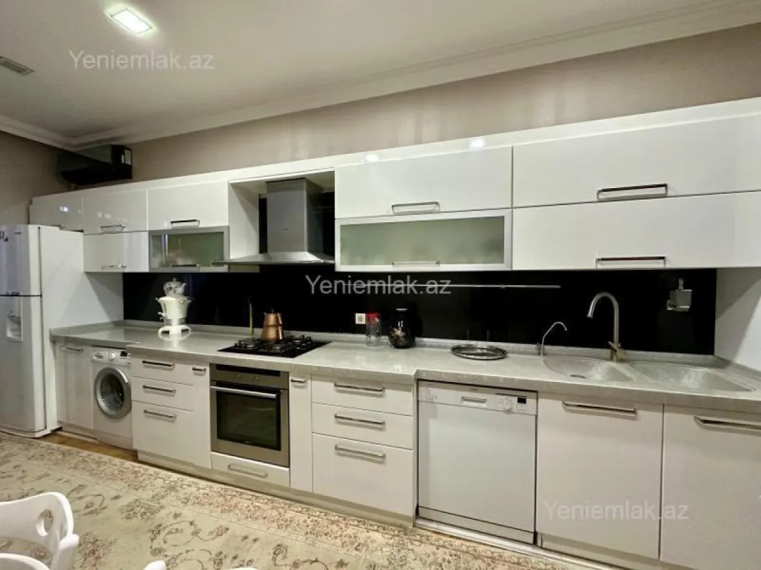 Satılır 3 otaqlı yeni tikili 120 m²