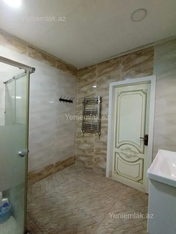 Satılır 3 otaqlı yeni tikili 130 m²