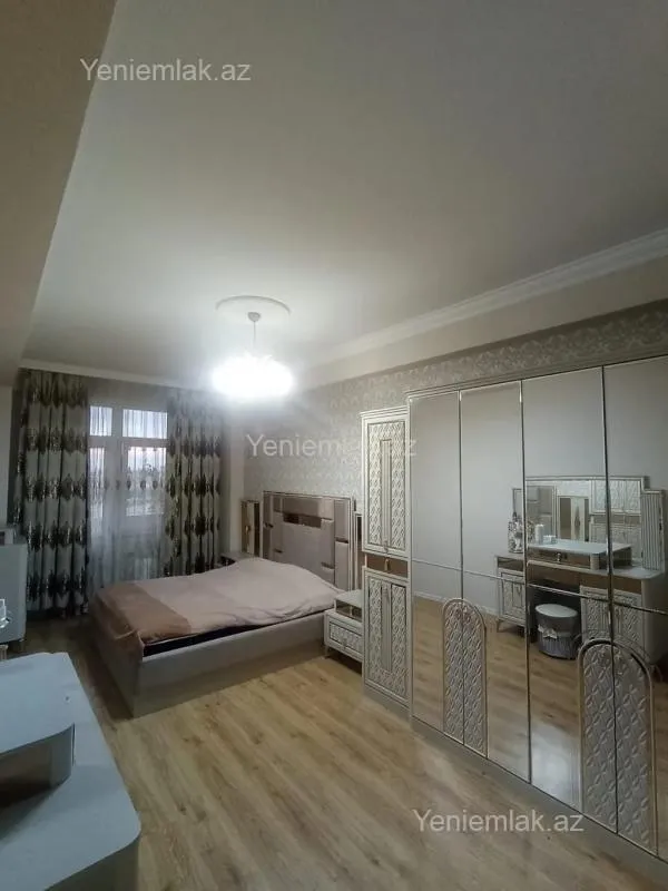 Satılır 3 otaqlı yeni tikili 130 m²