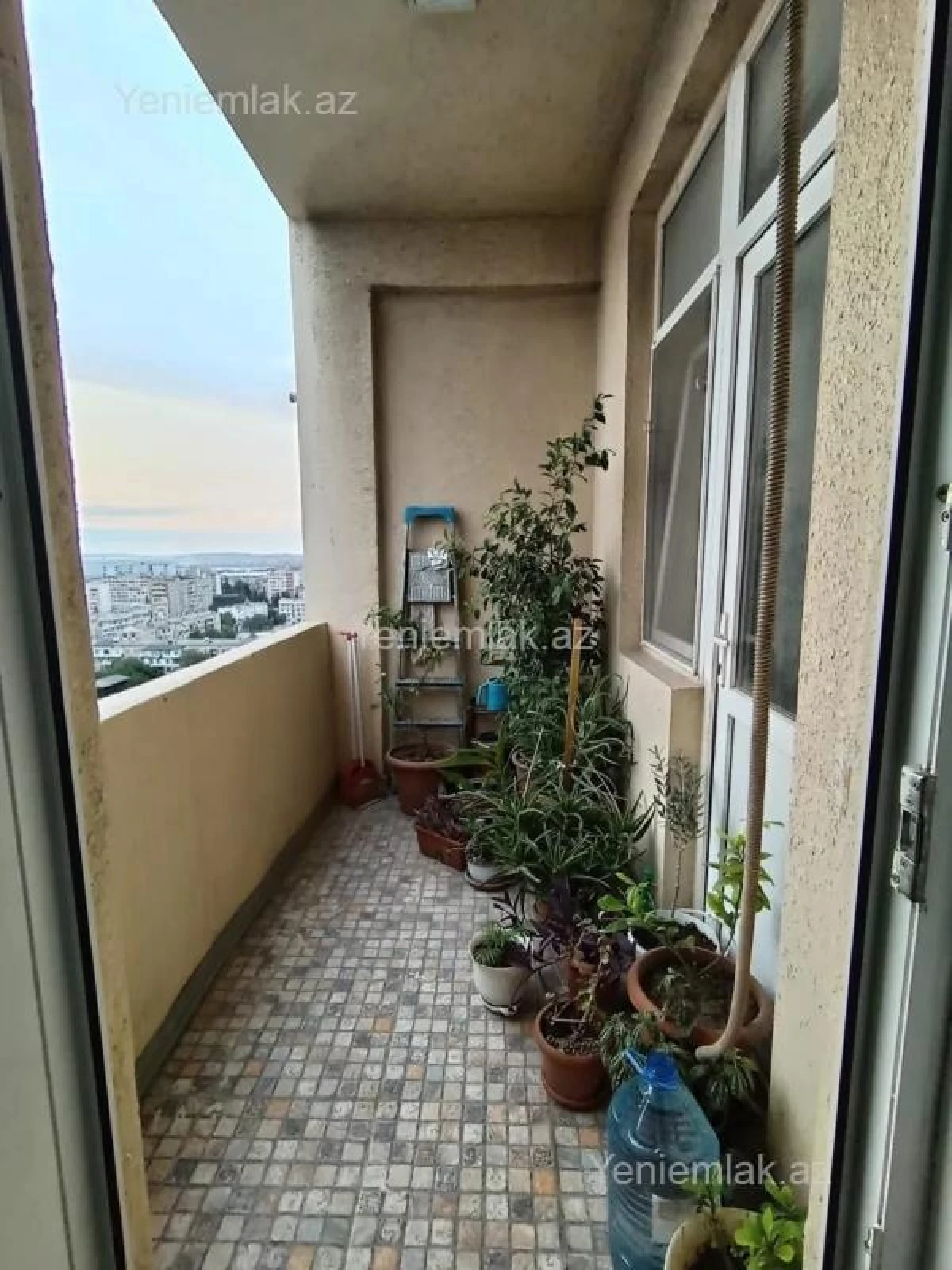 Satılır 3 otaqlı yeni tikili 130 m²
