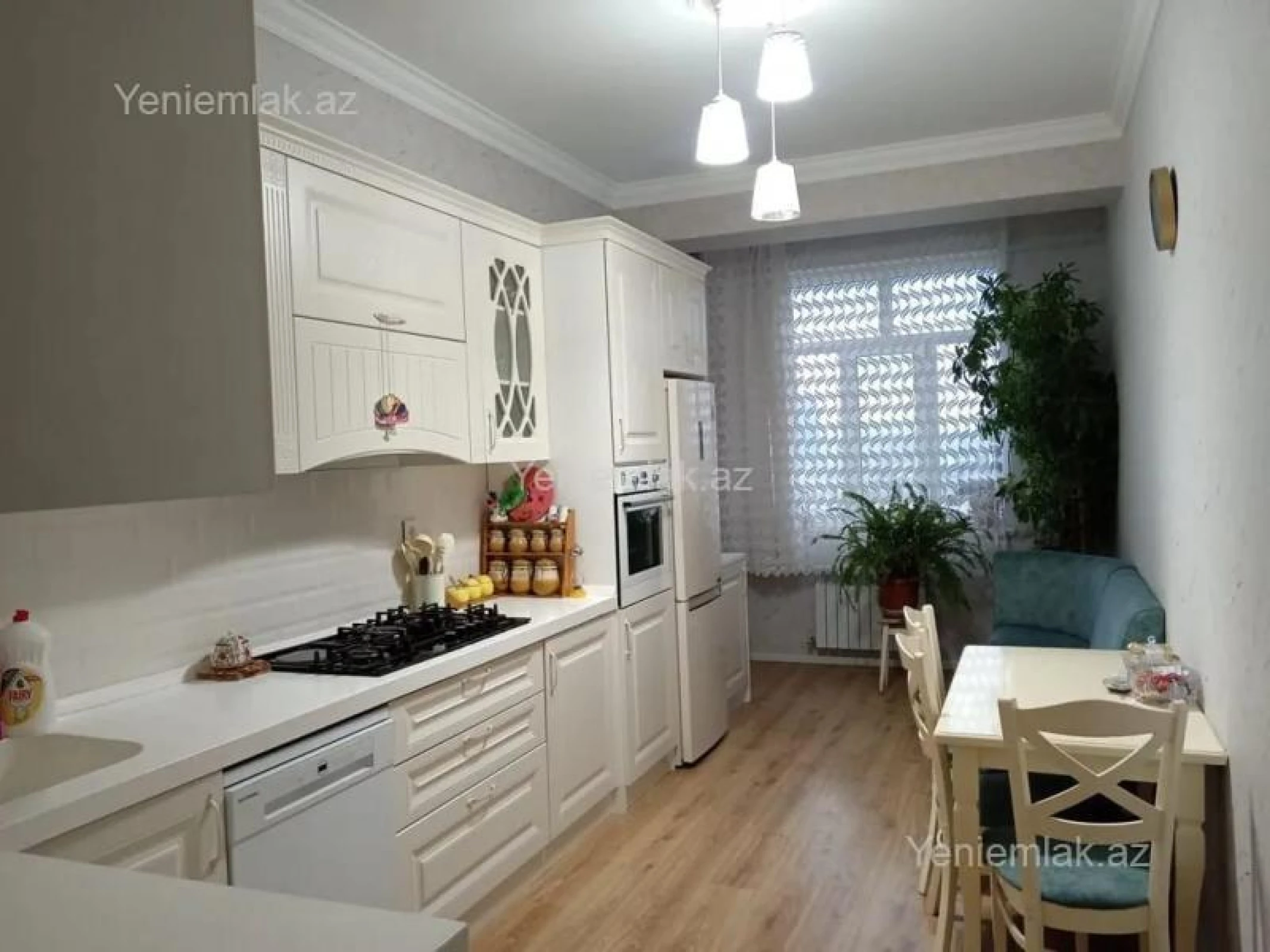 Satılır 3 otaqlı yeni tikili 130 m²