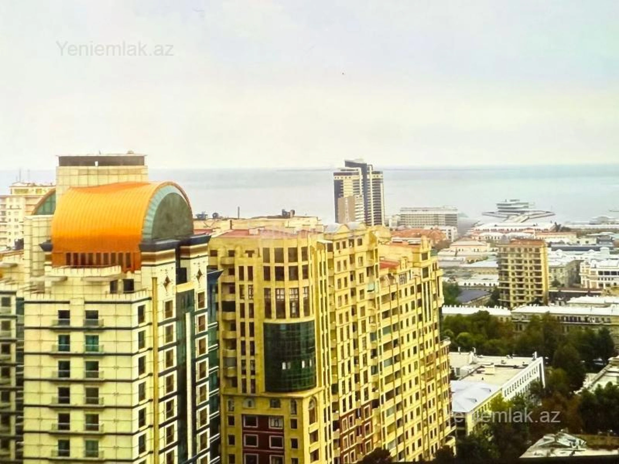 Satılır 4 otaqlı yeni tikili 200 m²