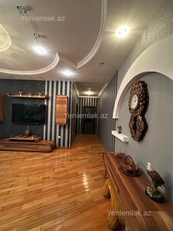 Satılır 3 otaqlı yeni tikili 100 m²