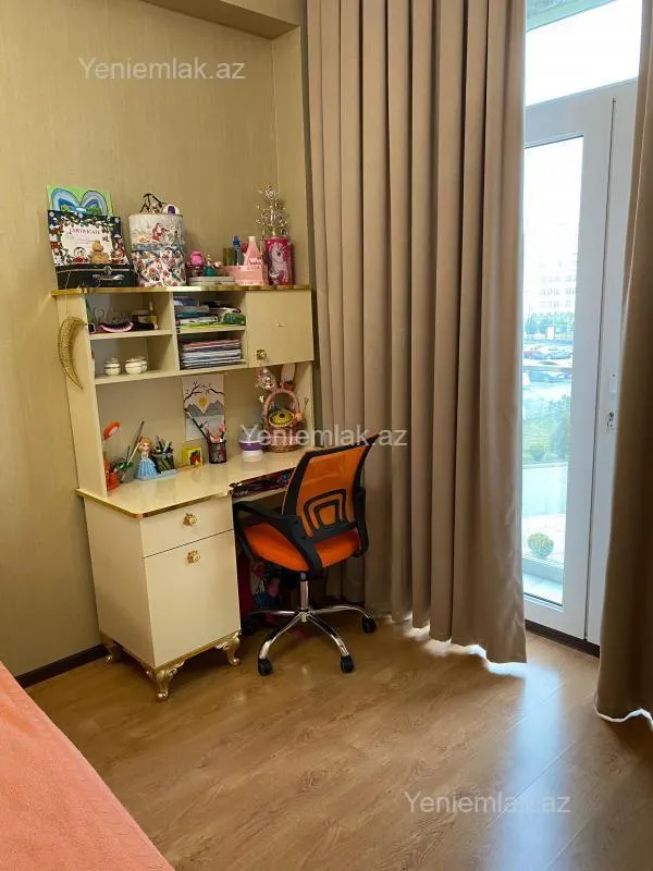 Satılır 3 otaqlı yeni tikili 93 m²