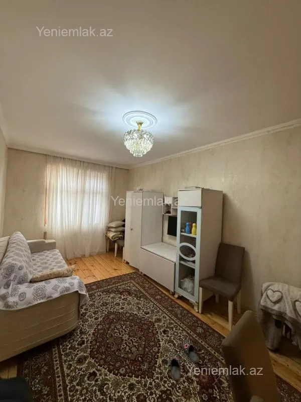 Satılır 2 otaqlı köhnə tikili 55 m²