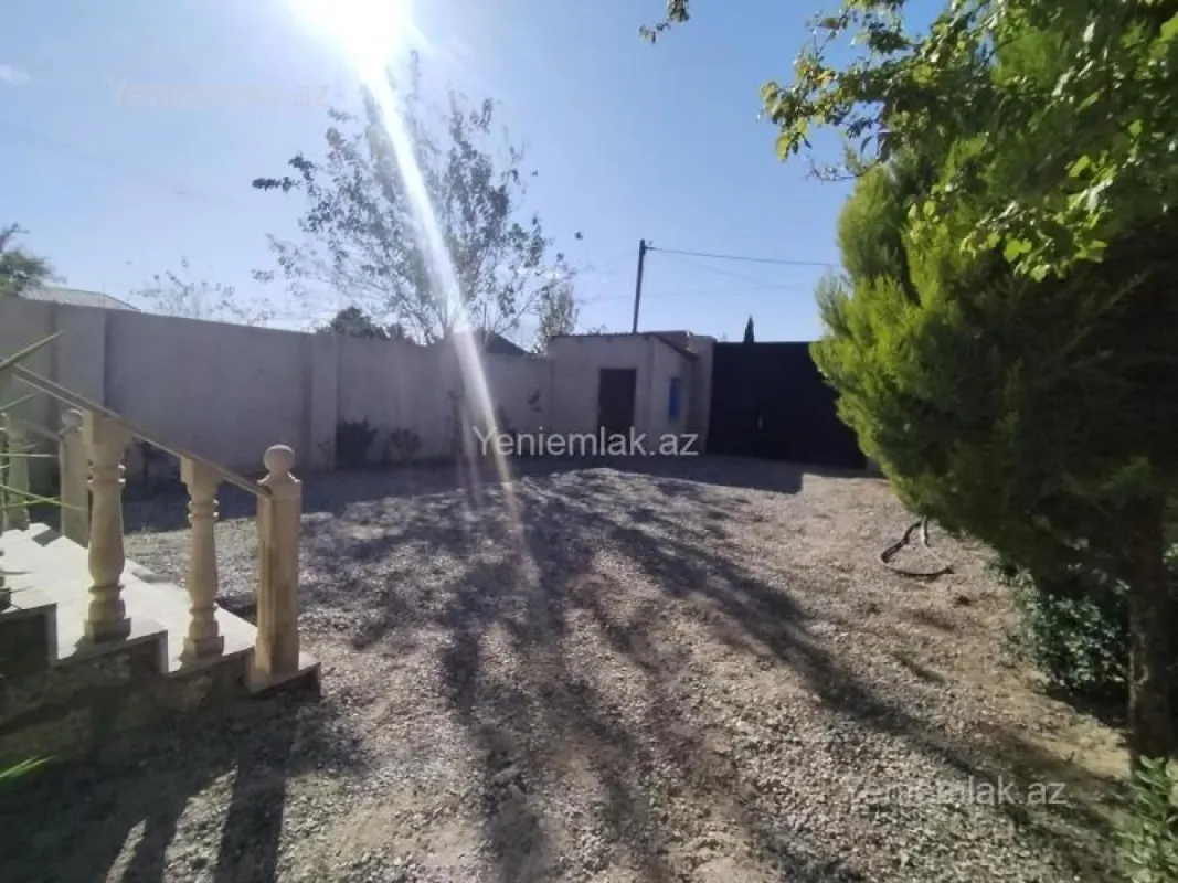 Satılır 3 otaqlı həyət evi 100 m²