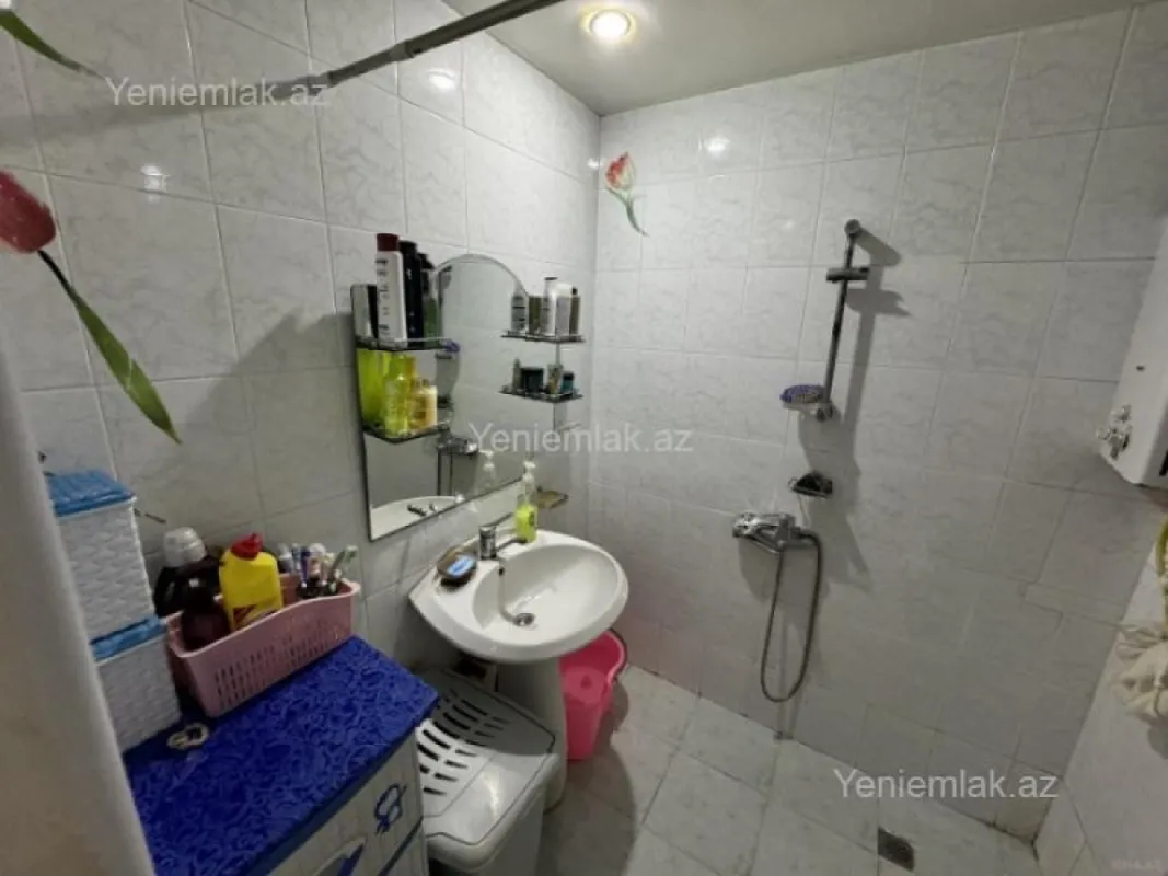 Satılır 3 otaqlı köhnə tikili 65 m²