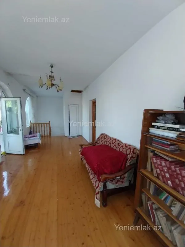 Satılır 5 otaqlı həyət evi 175 m²