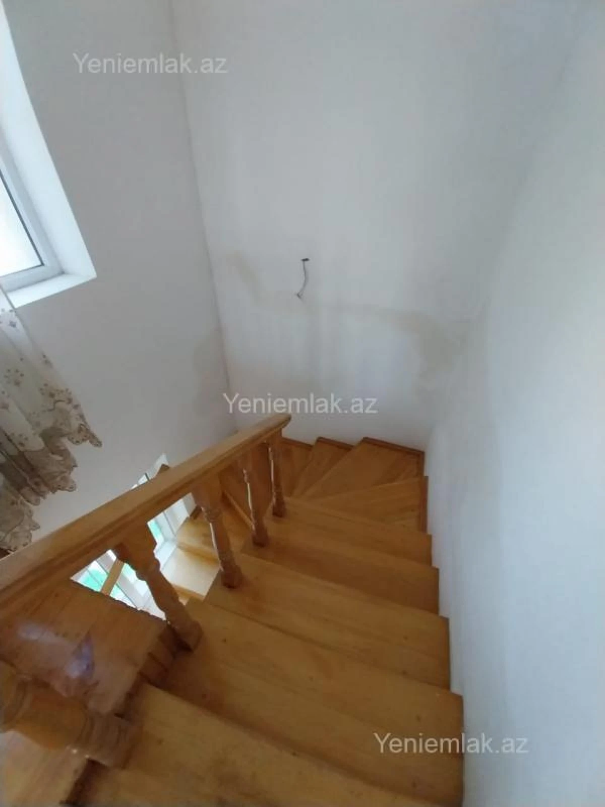 Satılır 5 otaqlı həyət evi 175 m²