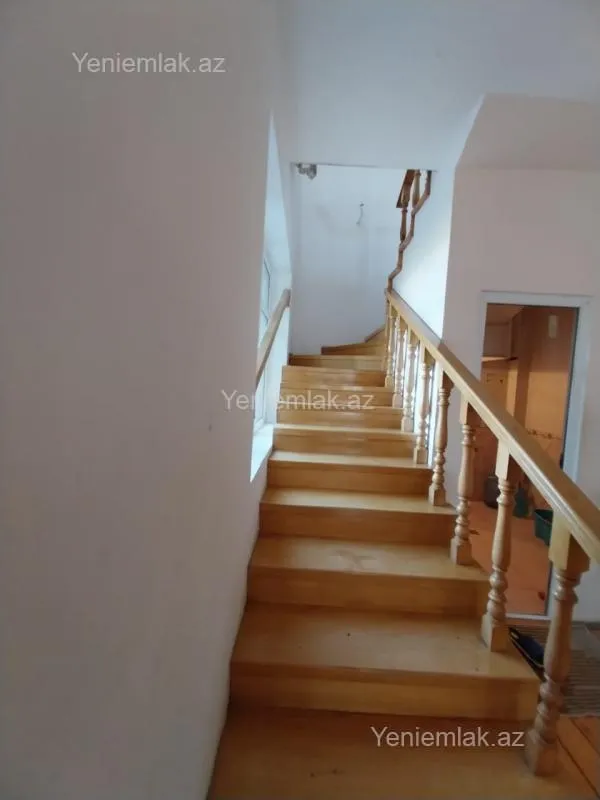 Satılır 5 otaqlı həyət evi 175 m²