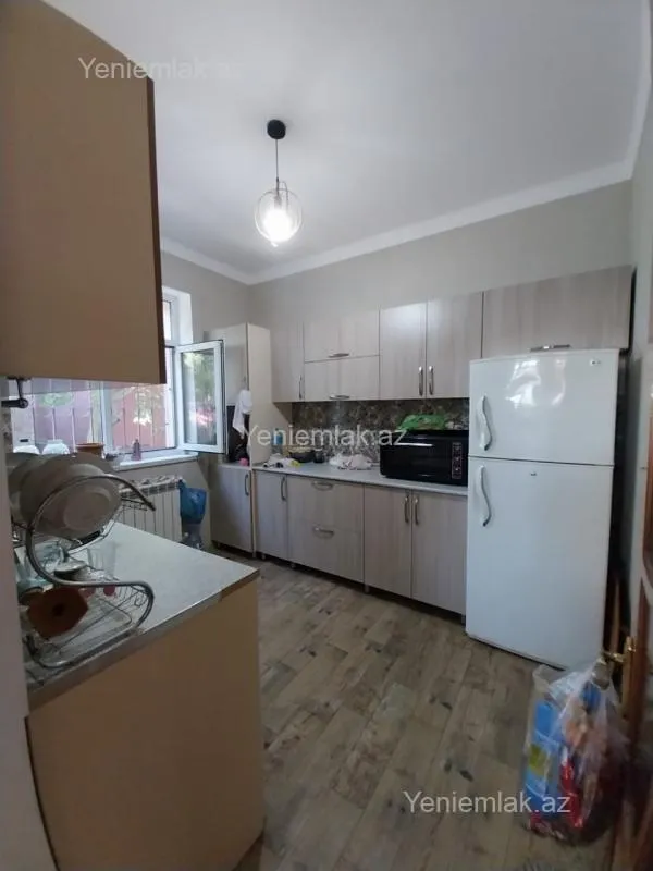 Satılır 5 otaqlı həyət evi 175 m²