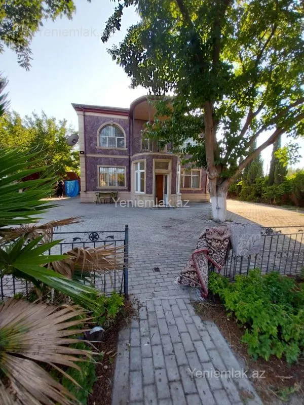 Satılır 5 otaqlı həyət evi 175 m²