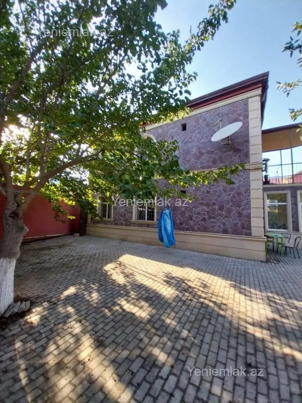 Satılır 5 otaqlı həyət evi 175 m²