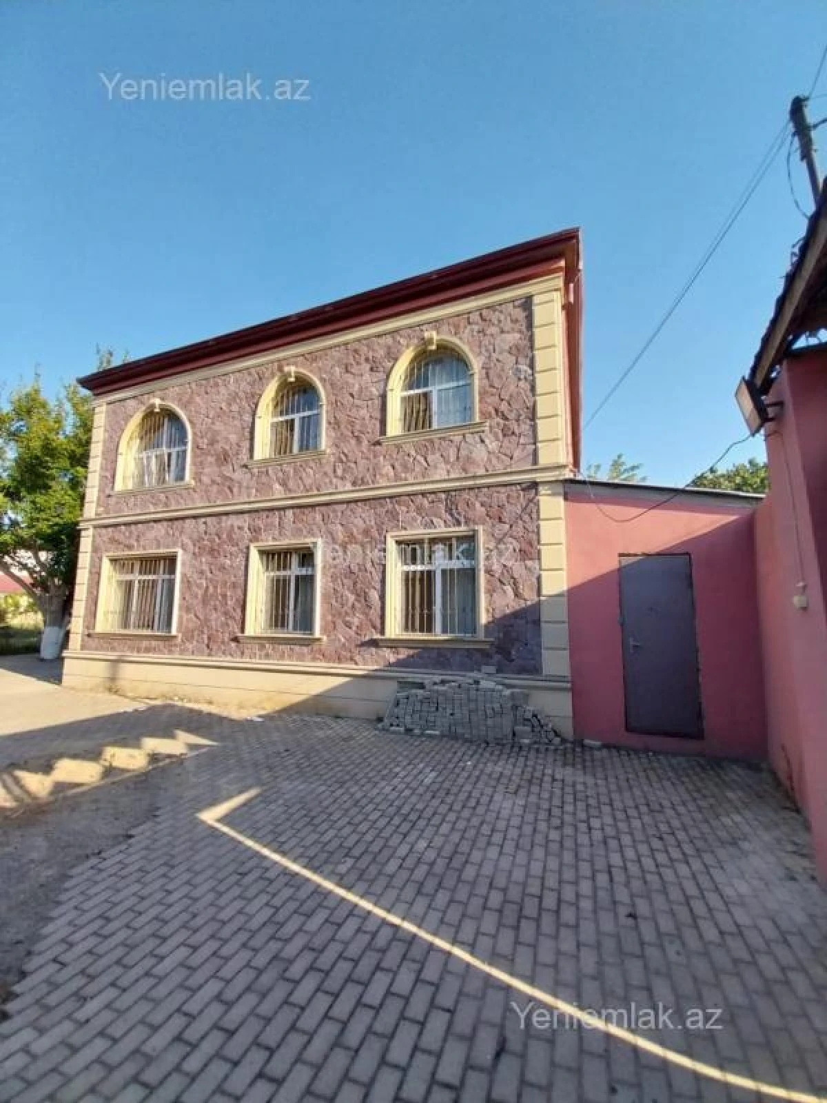 Satılır 5 otaqlı həyət evi 175 m²