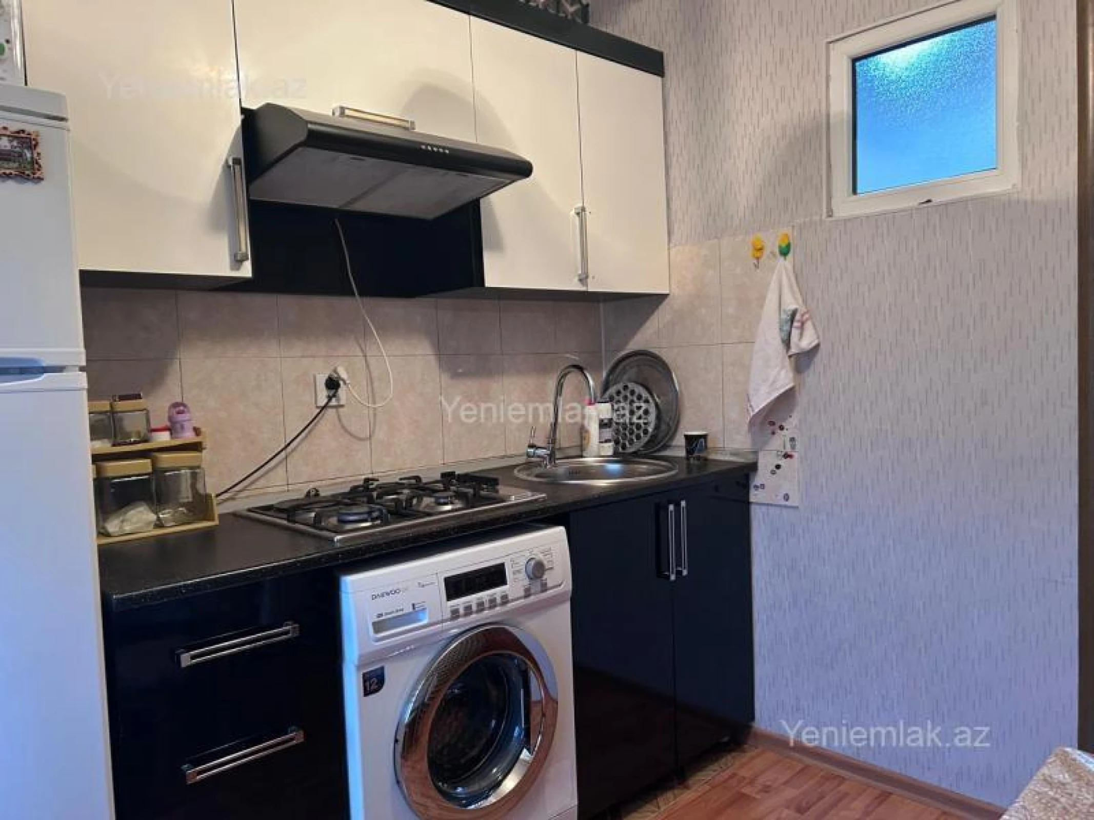 Satılır 3 otaqlı köhnə tikili 72 m²
