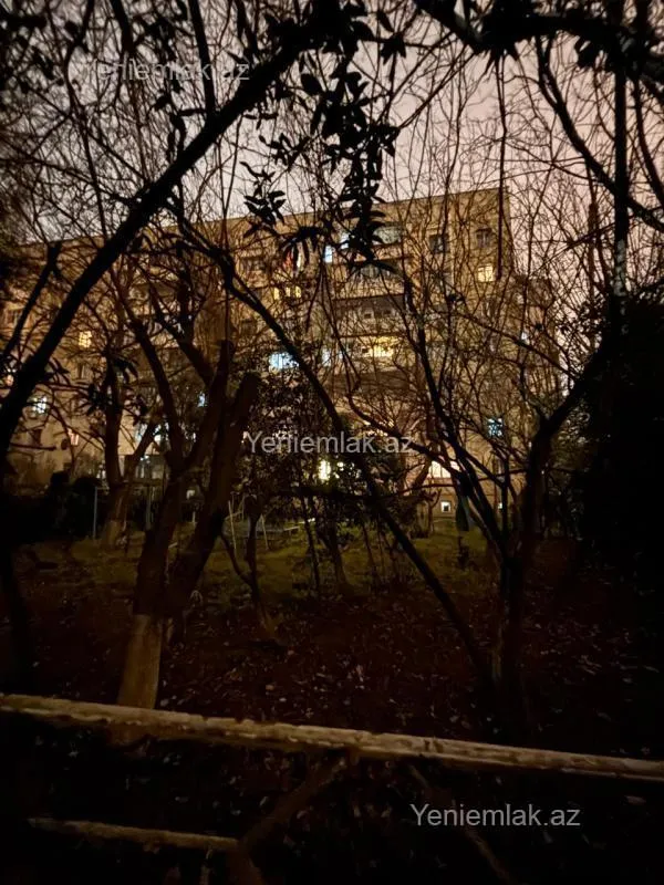 Satılır 4 otaqlı köhnə tikili 120 m²