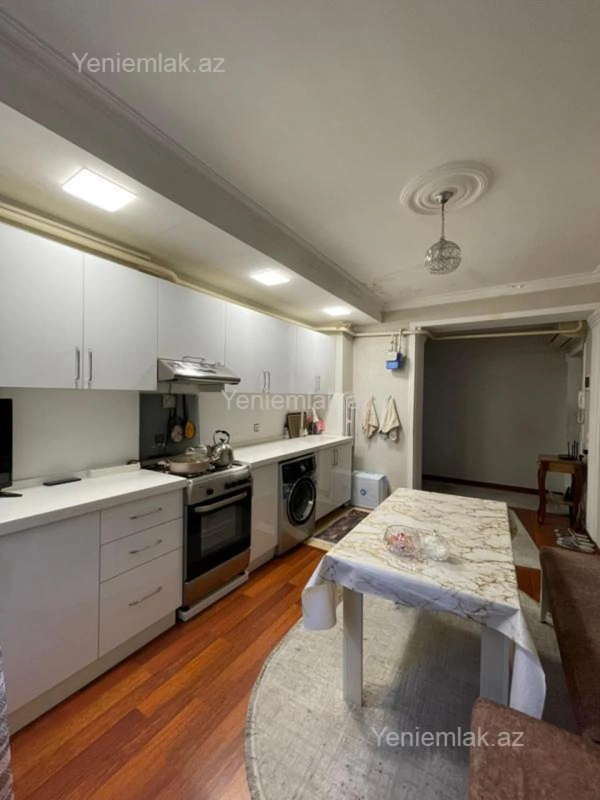 Satılır 4 otaqlı köhnə tikili 120 m²