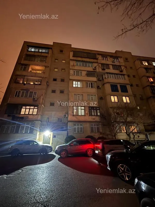 Satılır 4 otaqlı köhnə tikili 120 m²