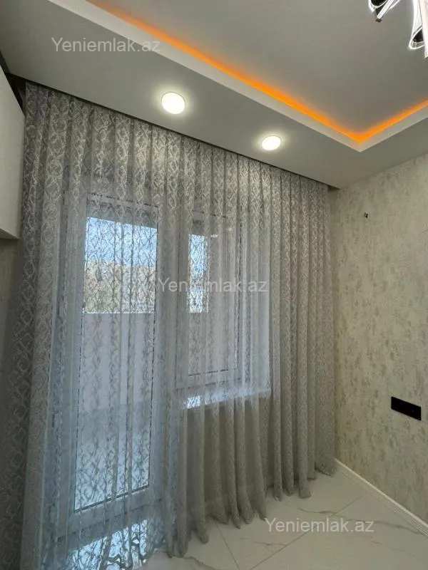 Satılır 3 otaqlı köhnə tikili 90 m²