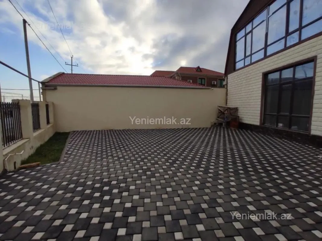 Satılır 4 otaqlı obyekt 320 m²