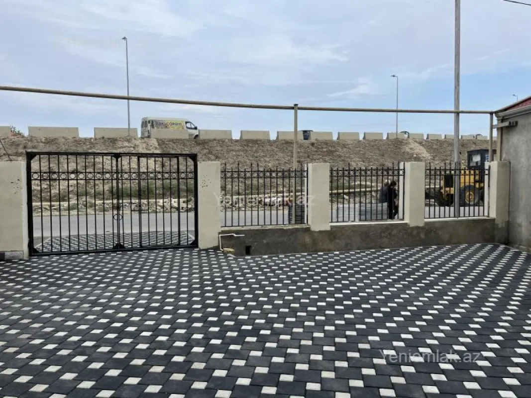 Satılır 4 otaqlı obyekt 320 m²