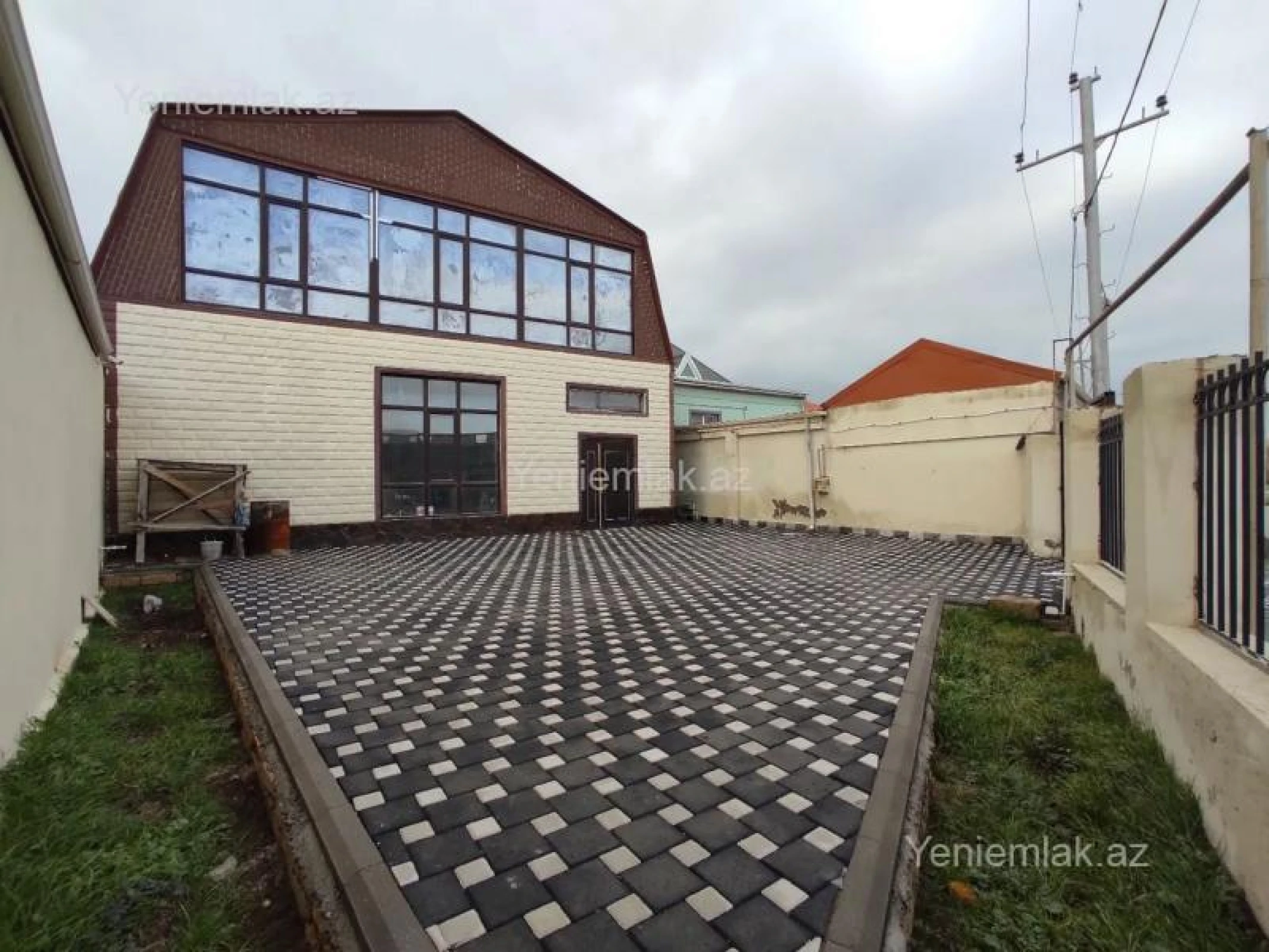 Satılır 4 otaqlı obyekt 320 m²