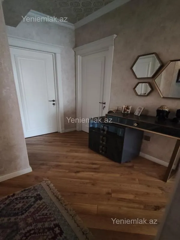 Satılır 4 otaqlı yeni tikili 100 m²