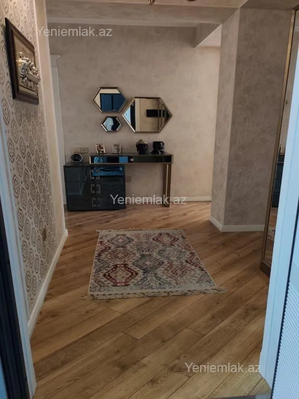 Satılır 4 otaqlı yeni tikili 100 m²